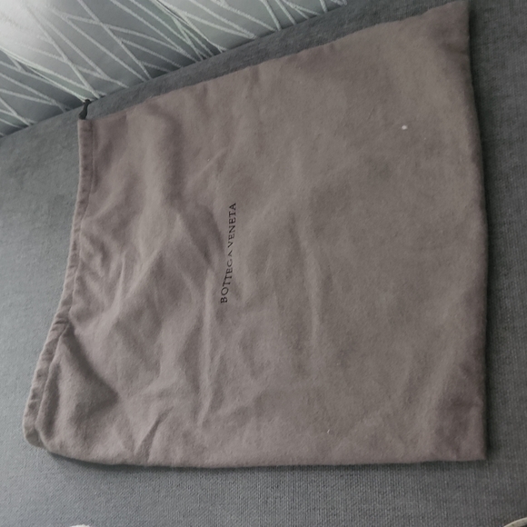 BOTTEGA VENETA Intrecciato Cassette Crossbody Bag Bright Red - Picture 11 of 14